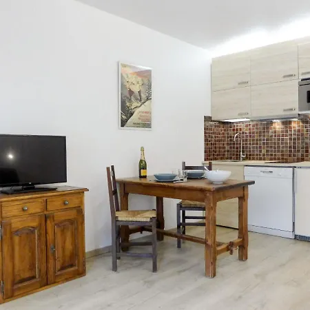 Le Pramouny-2 By Interhome