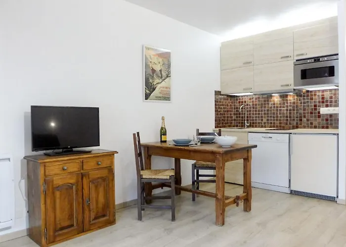 Le Pramouny-2 By Interhome