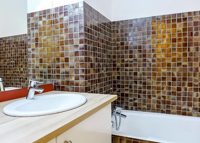 Le Pramouny-2 By Interhome